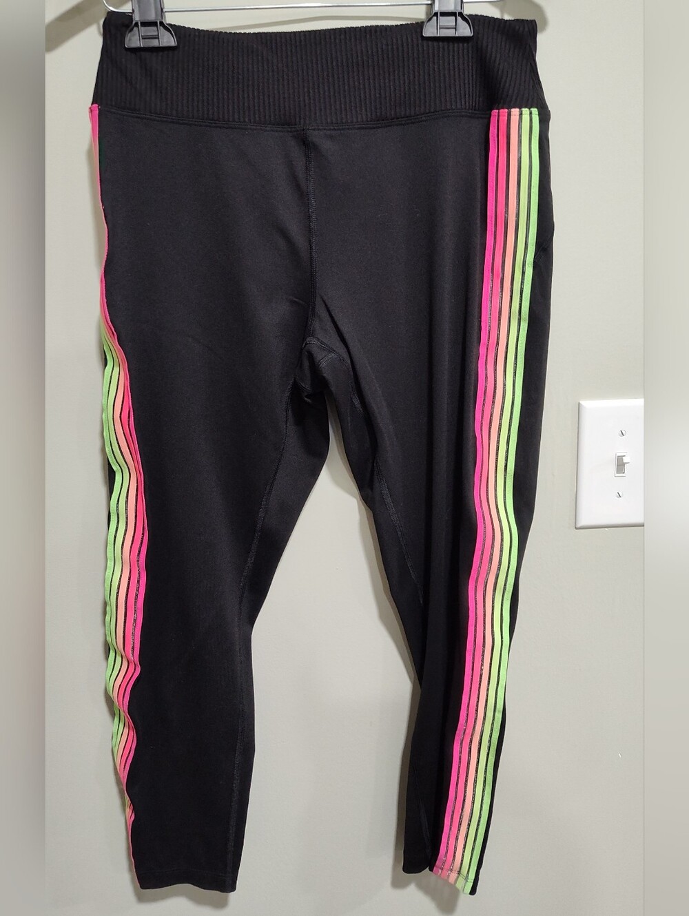 Victoria’s Secret Pink Ultimate Women's Legging Medium Black Rainbow M 170/72A